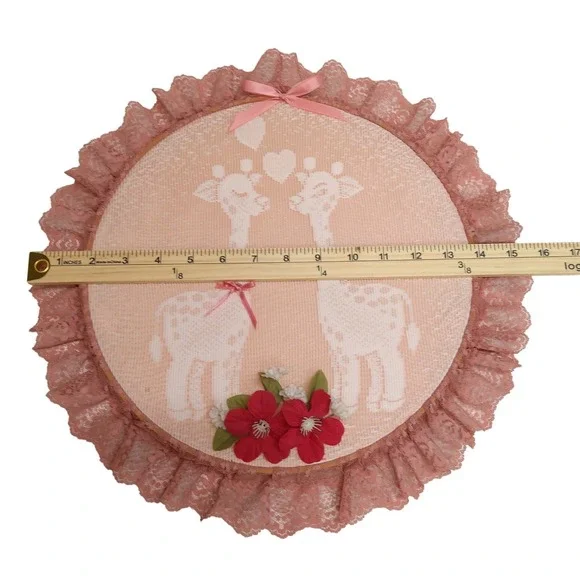 Vintage Handmade Giraffe Hearts Flowers Round - Picture 3 of 4